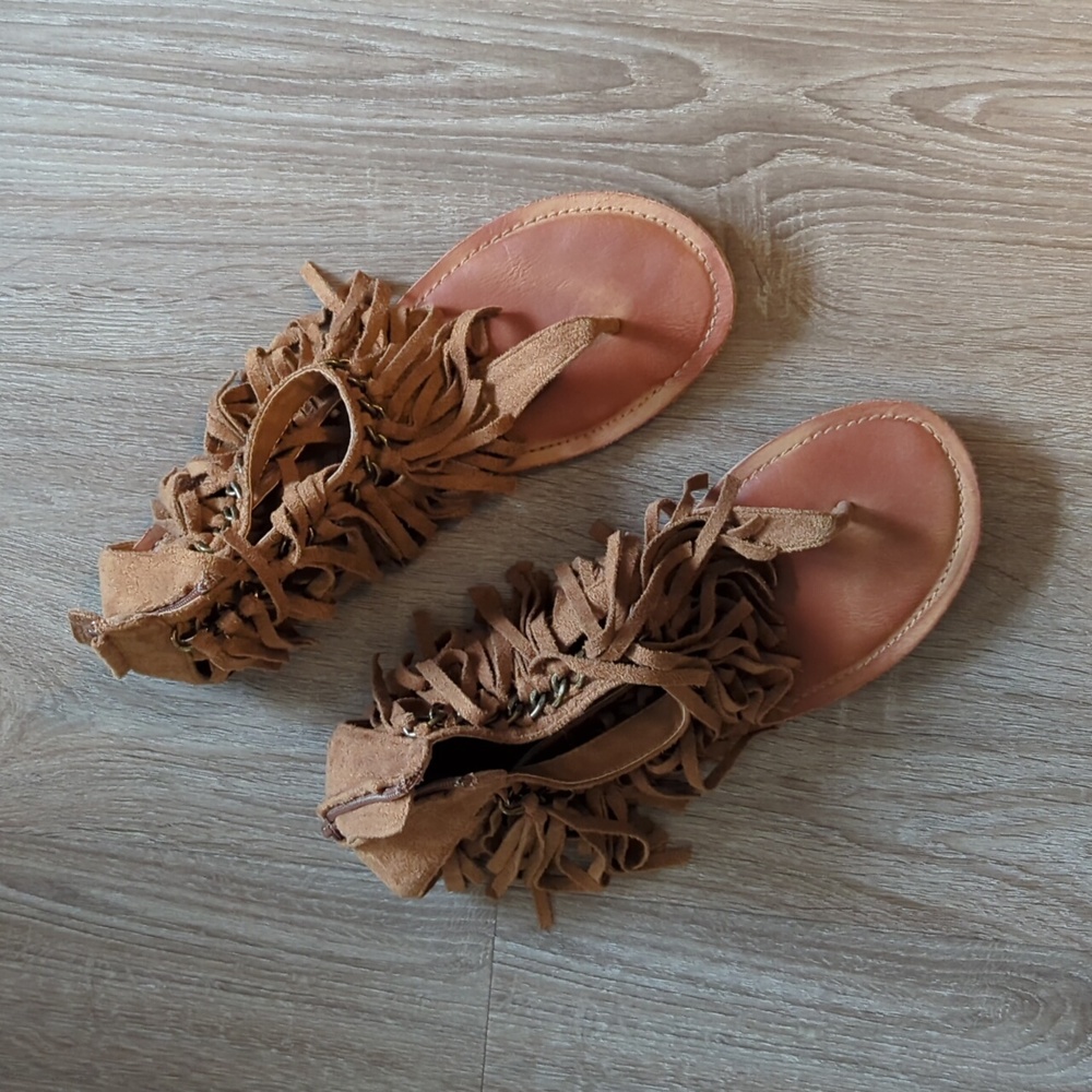 Fringe Sandals 🐎